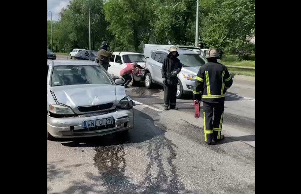 ДТП Харьков: На проспекте Гагарина во время аварии разлился бензин